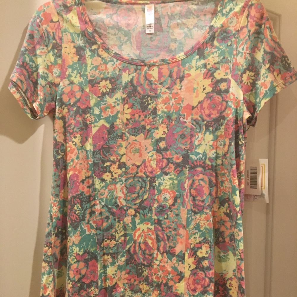 LuLaRoe Classic T Size XS NWT